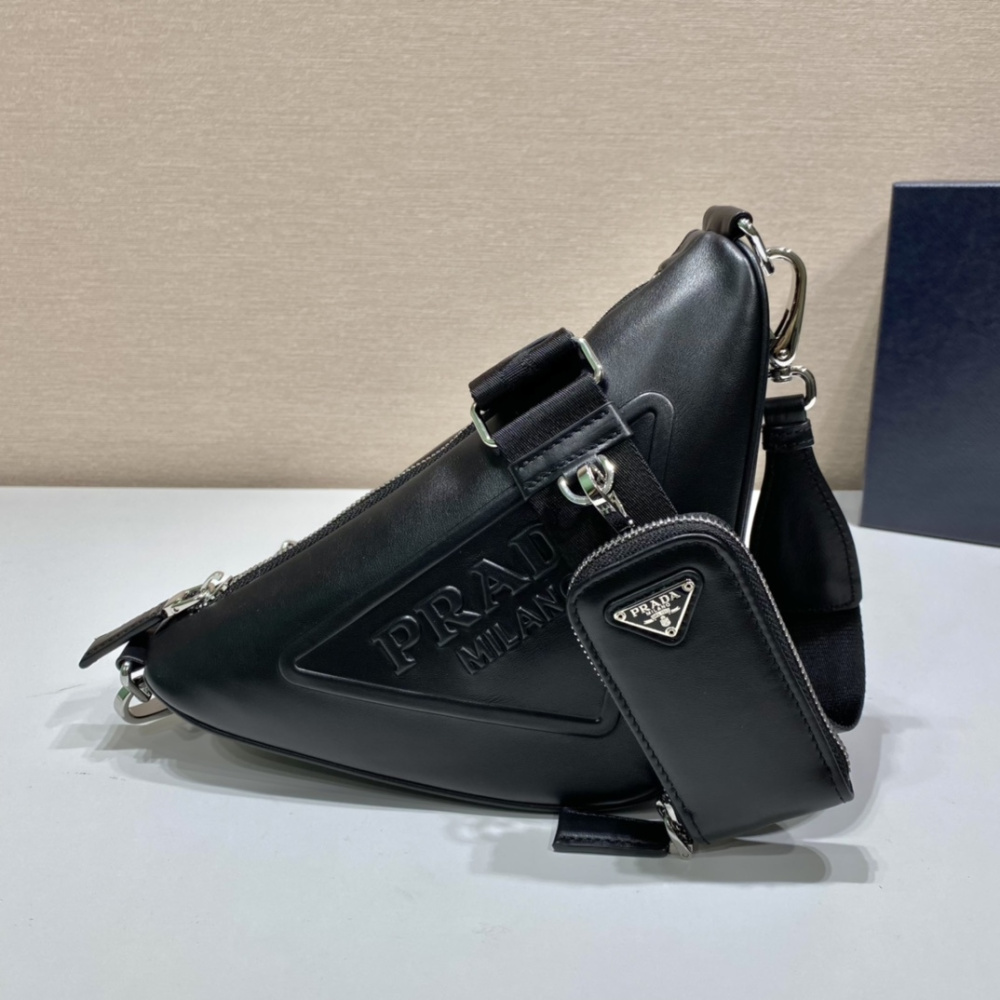 高仿Prada斜跨包1BH190黑色免檢版