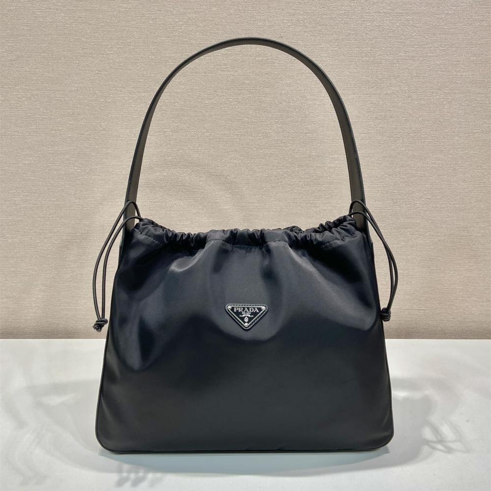 高仿Prada*ReEdition系列B6250腋下包大號黑色免檢版