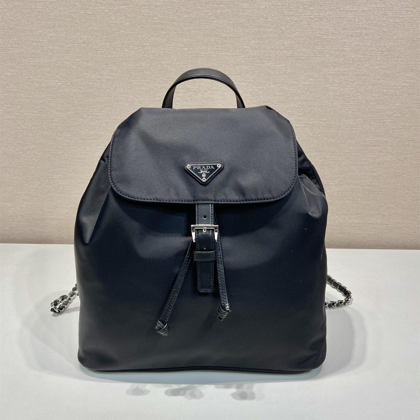 高仿Prada中古背包1BZ830黑色大號免檢版