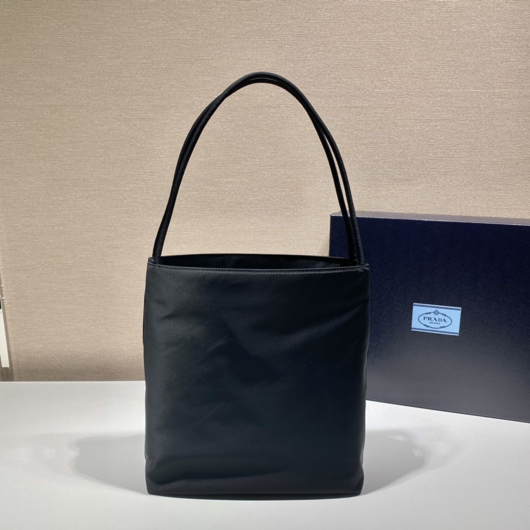 高仿Prada*Re-Edition系列中古袋B6246大號免檢版