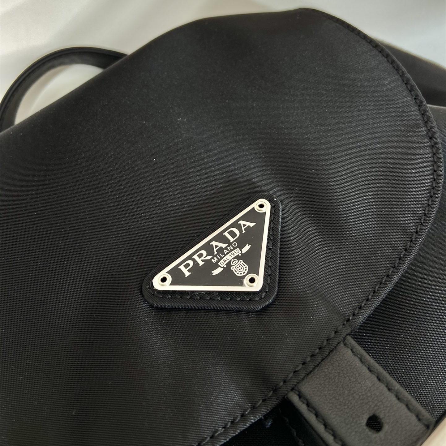 高仿Prada中古背包1BZ831黑色小號免檢版