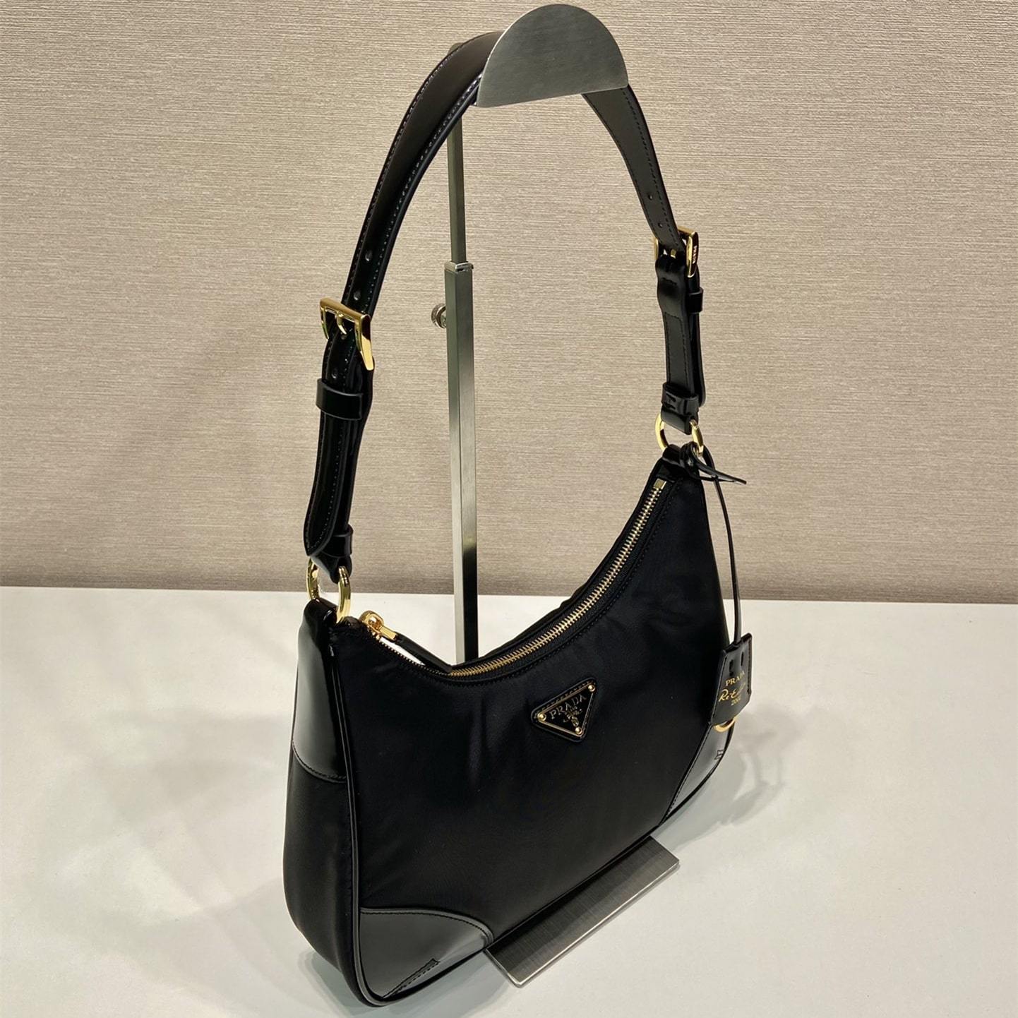 高仿Prada*Re-Edition系列1BC214腋下包免檢版