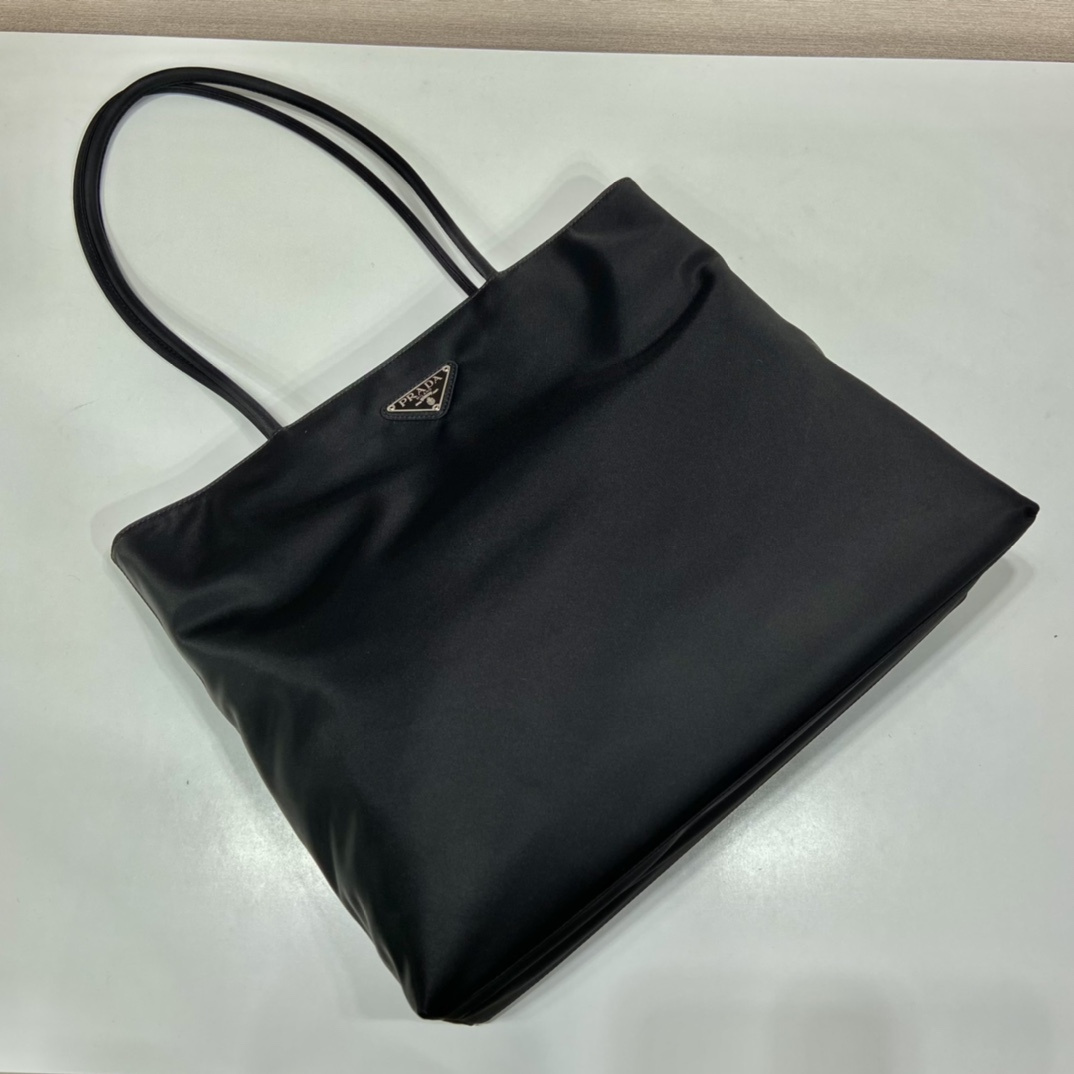 高仿Prada*Re-Edition系列中古袋B6248中號免檢版