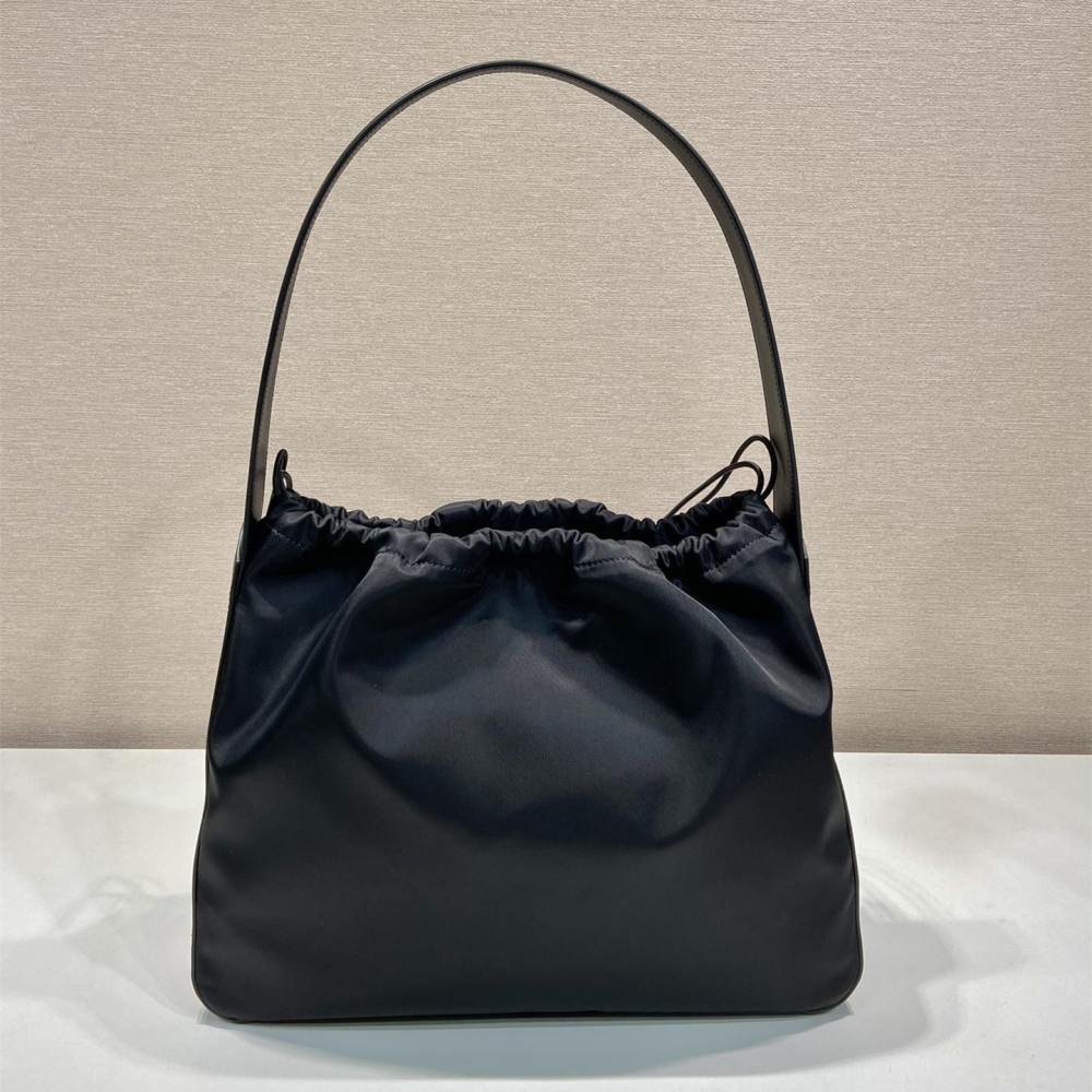 高仿Prada*ReEdition系列B6250腋下包大號黑色免檢版