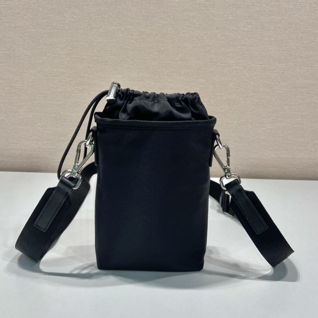 高仿Prada*Re-Edition系列2ZH155手機包免檢版