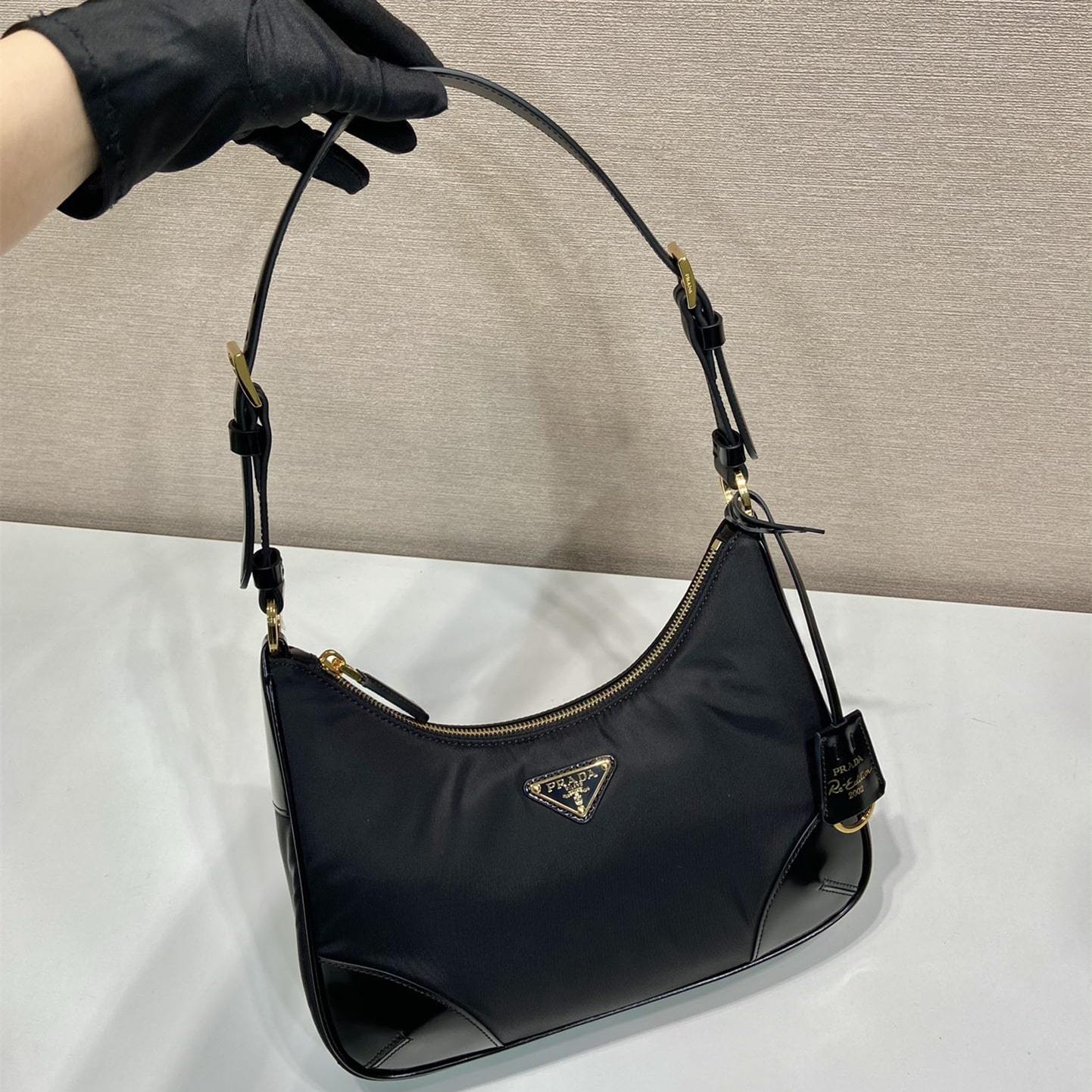 高仿Prada*Re-Edition系列1BC214腋下包免檢版