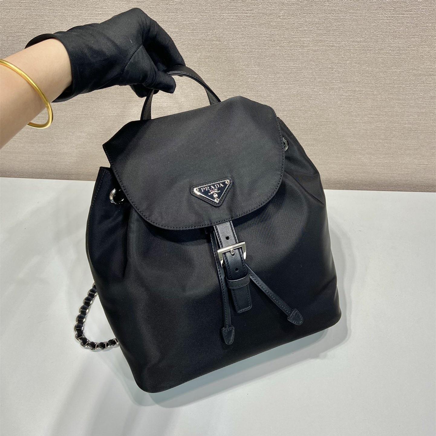 高仿Prada中古背包1BZ831黑色小號免檢版