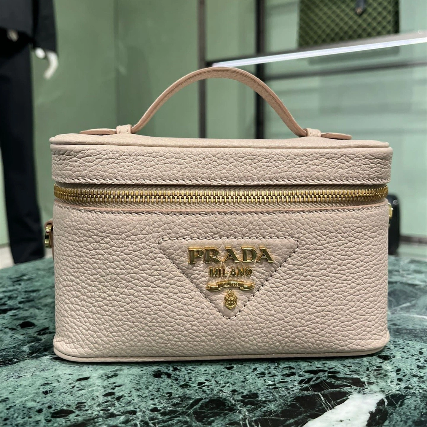 Prada 1BH202 盒子包整體實拍