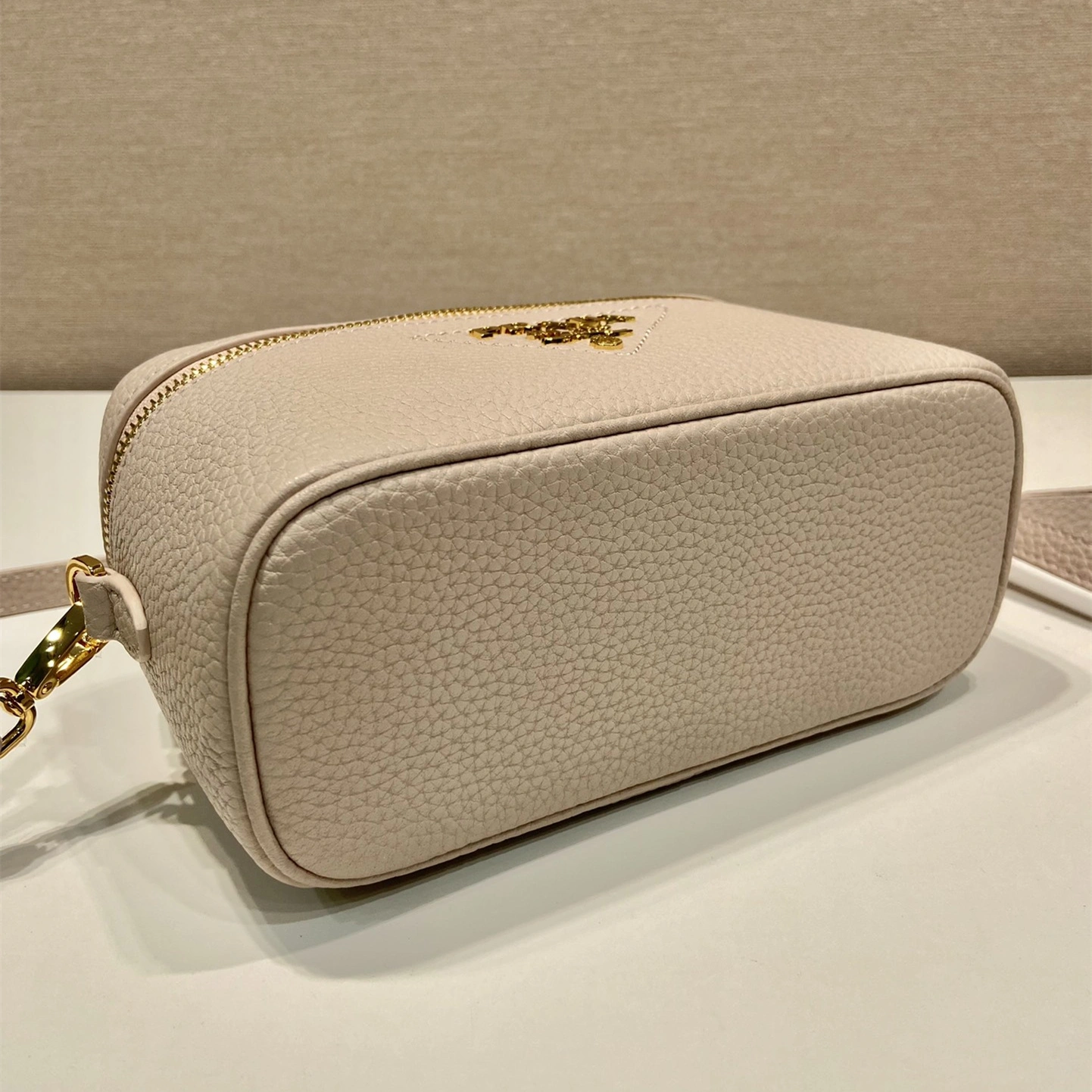 Prada 1BH202 盒子包肩帶與背法實拍