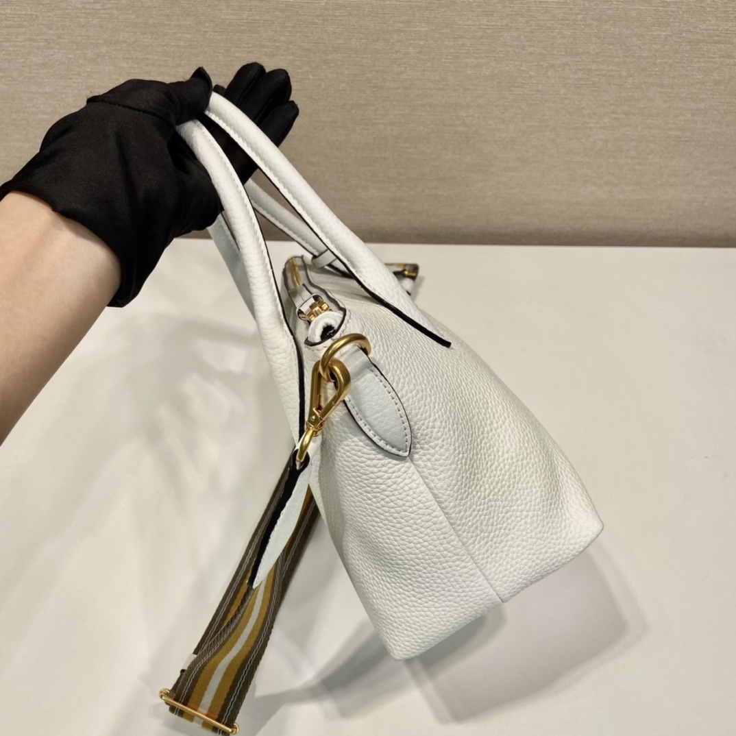 高仿Prada*VitelloDino系列手提斜挎包1BA111白色免檢版
