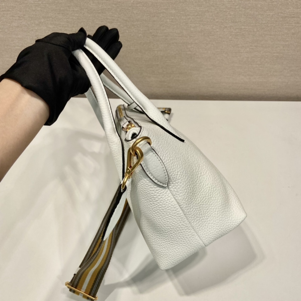 高仿Prada*VitelloDino系列手提斜挎包1BA111白色免檢版