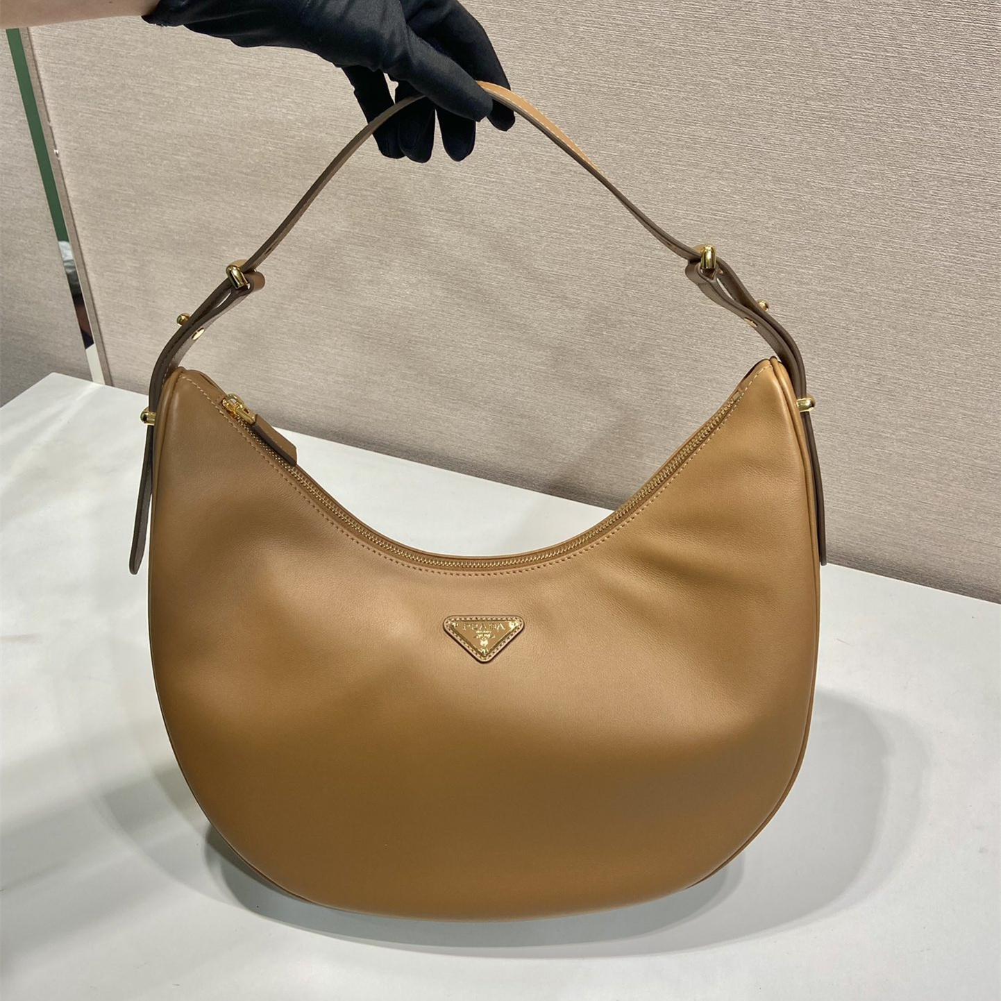 高仿Prada*Moon手袋系列1BC212大號焦糖色免檢版