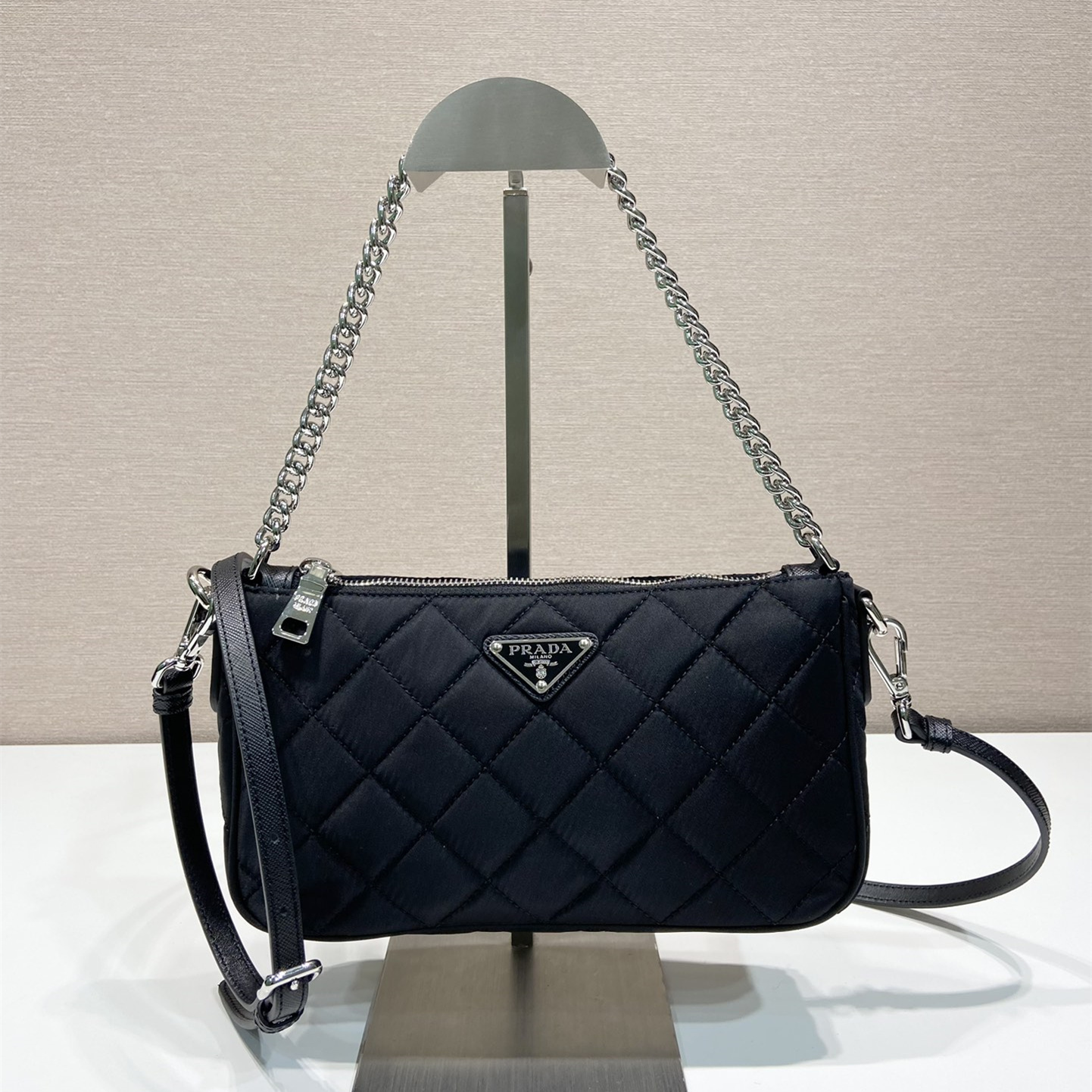 高仿Prada*Re-Edition系列麻將包1BH026免檢版