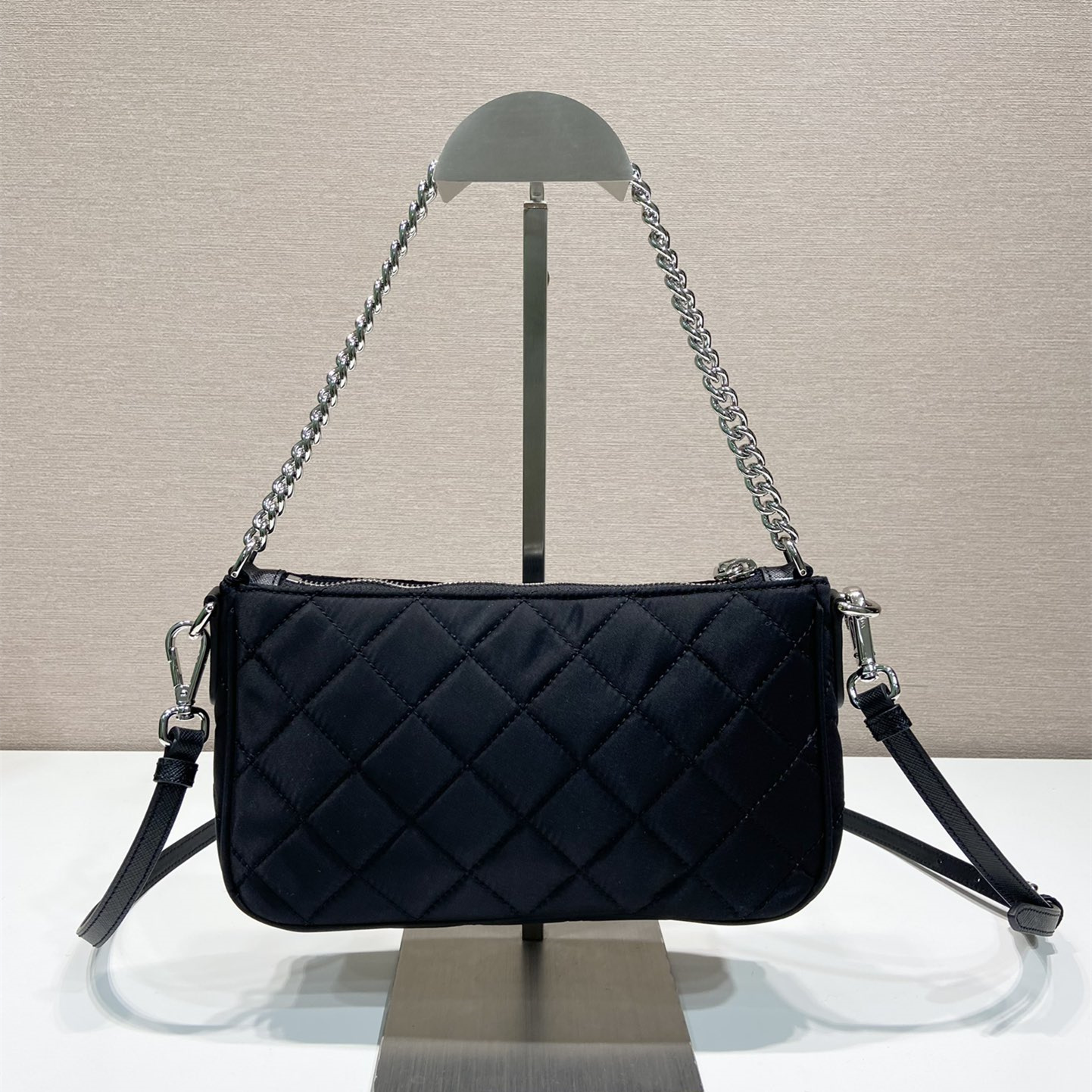 高仿Prada*Re-Edition系列麻將包1BH026免檢版