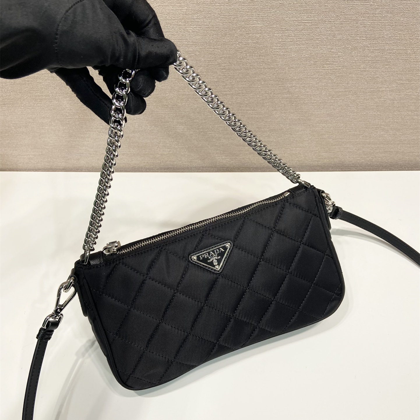 高仿Prada*Re-Edition系列麻將包1BH026免檢版