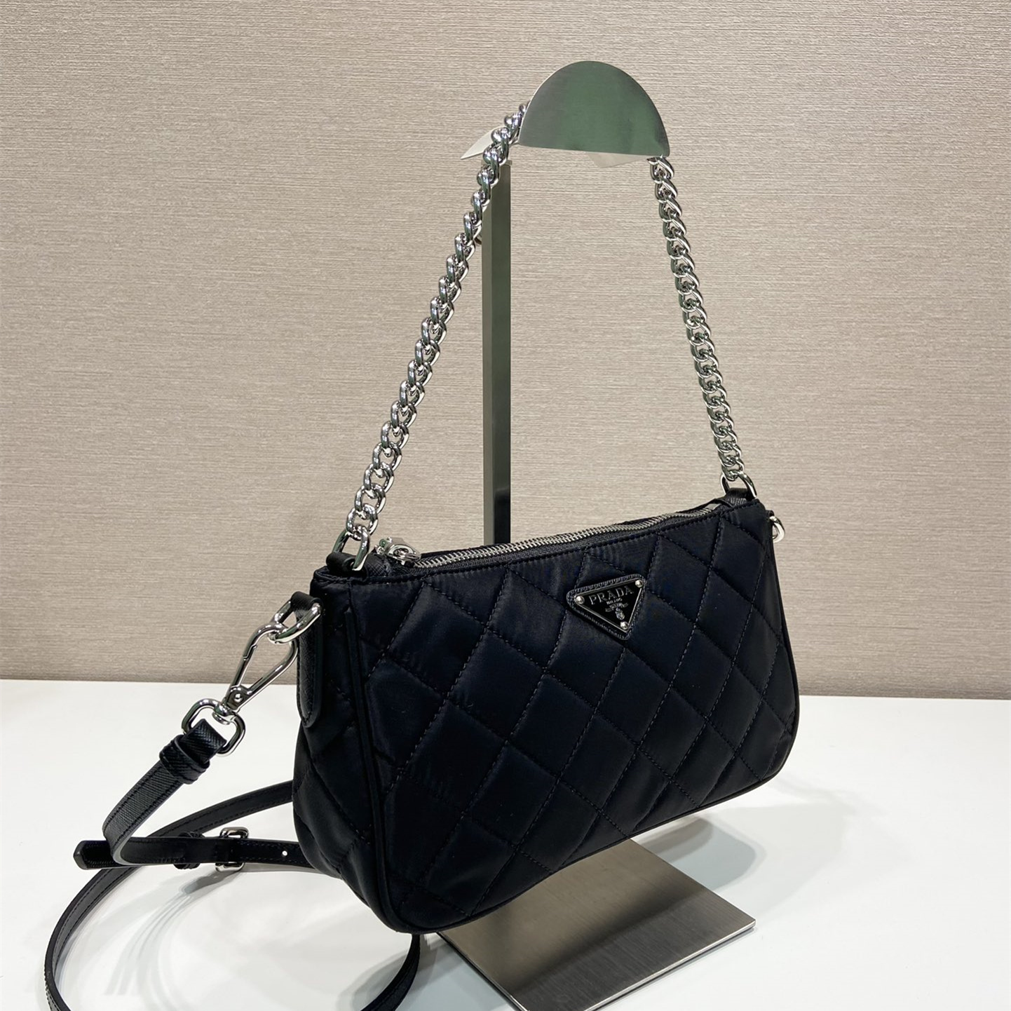 高仿Prada*Re-Edition系列麻將包1BH026免檢版