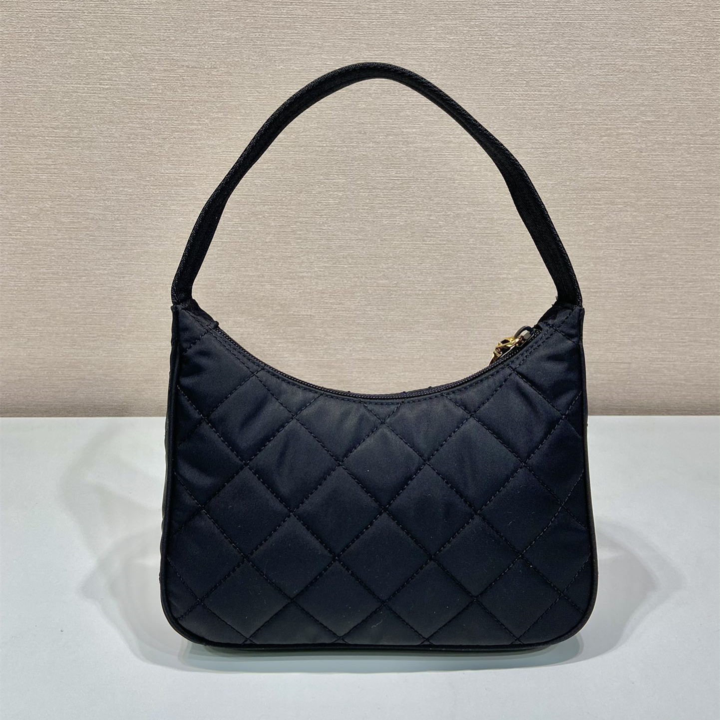 高仿Prada*Re-Edition系列Hobo袋1NE515A免檢版