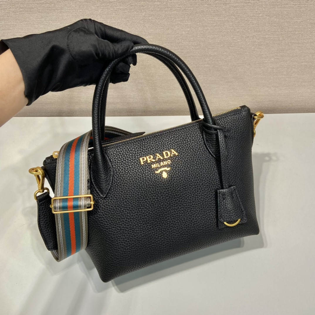高仿Prada*VitelloDino系列手提斜挎包1BA111黑色免檢版