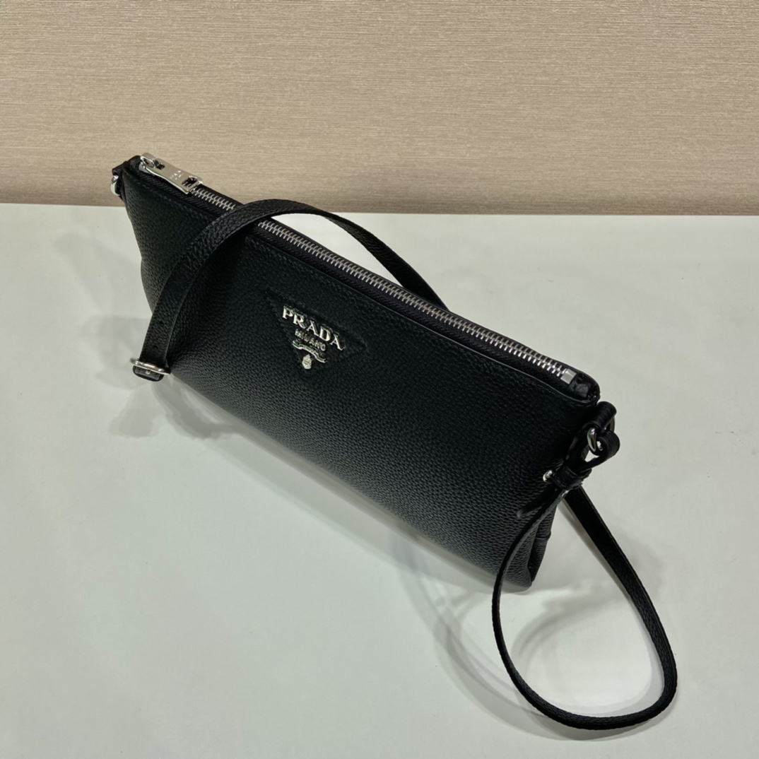 高仿Prada斜挎包1BH050黑色免檢版
