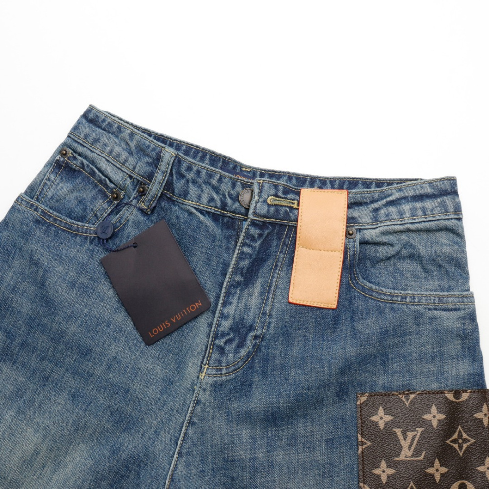 高仿LV*SS23系列1ACD65丹寧牛仔喇叭褲