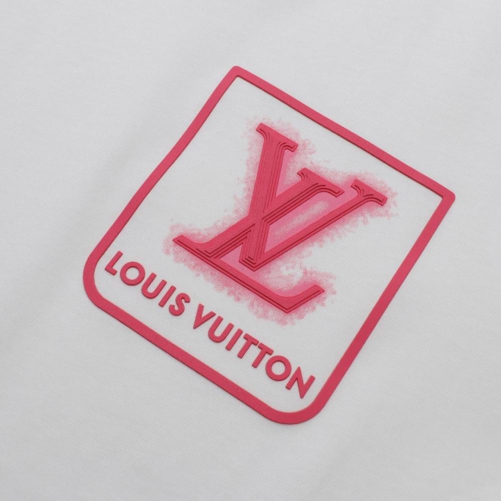 高仿LV*SS24系列1AFR005浮雕標誌短袖白色