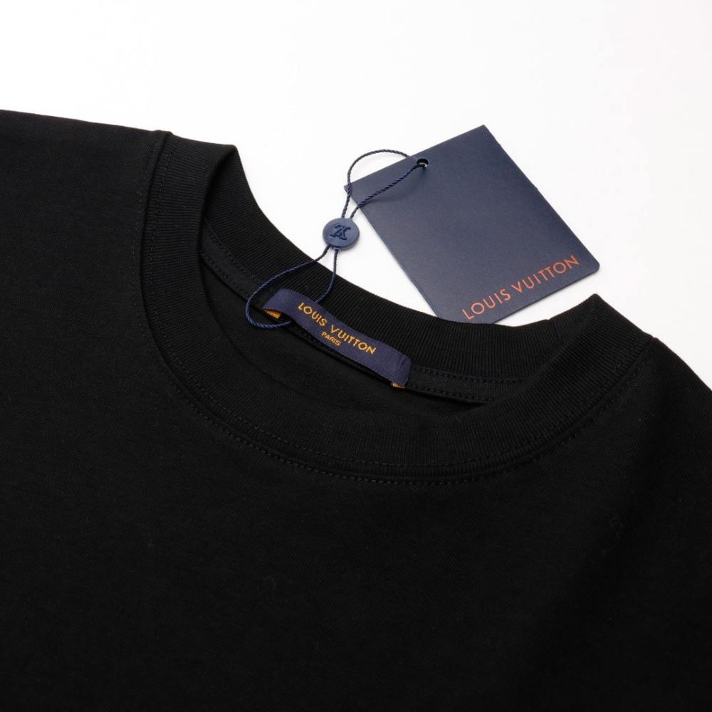 高仿LV*SS24系列1AFR009四葉草刺繡短袖黑色