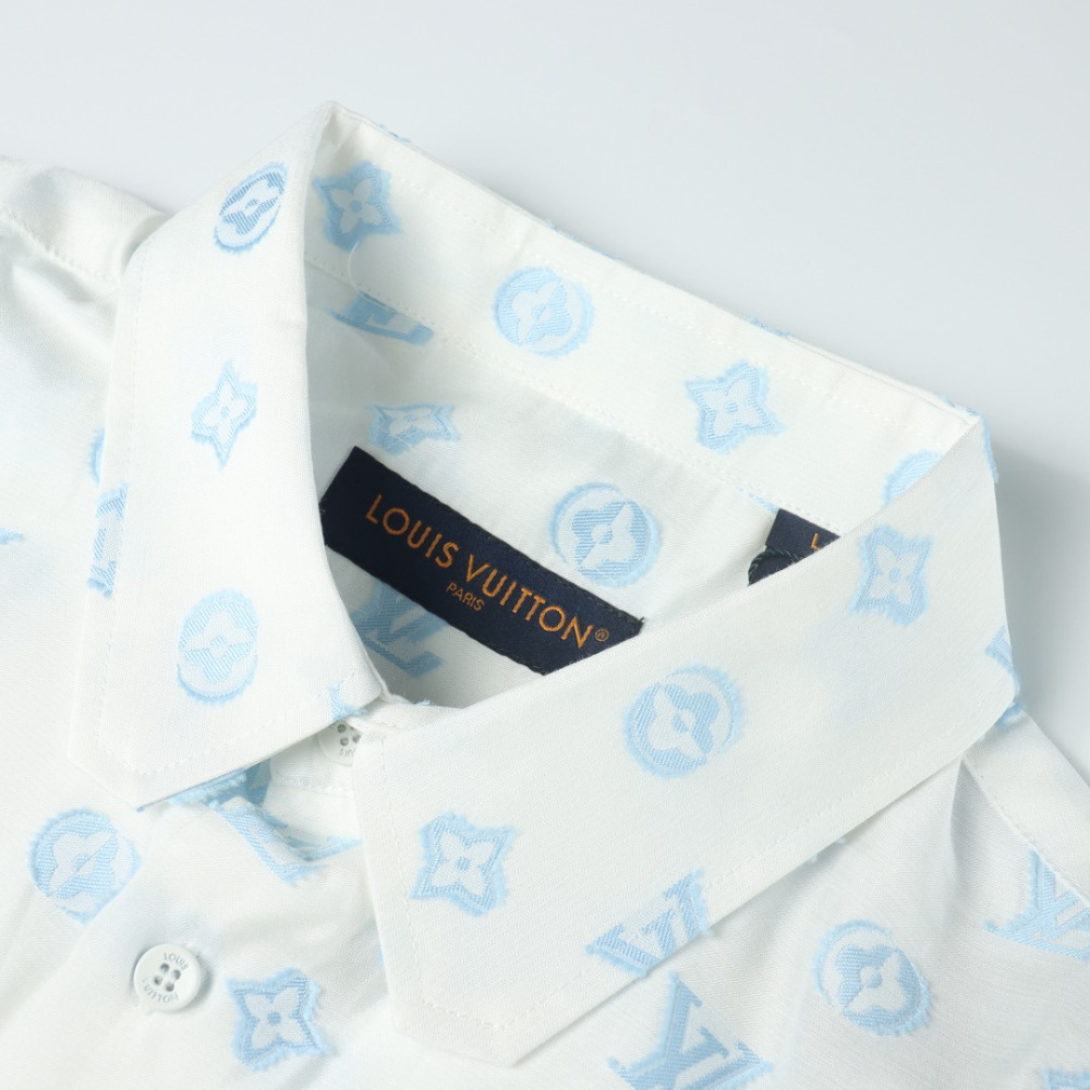 高仿LV*SS23系列1ABJS4滿印LOGO短袖襯衫白色