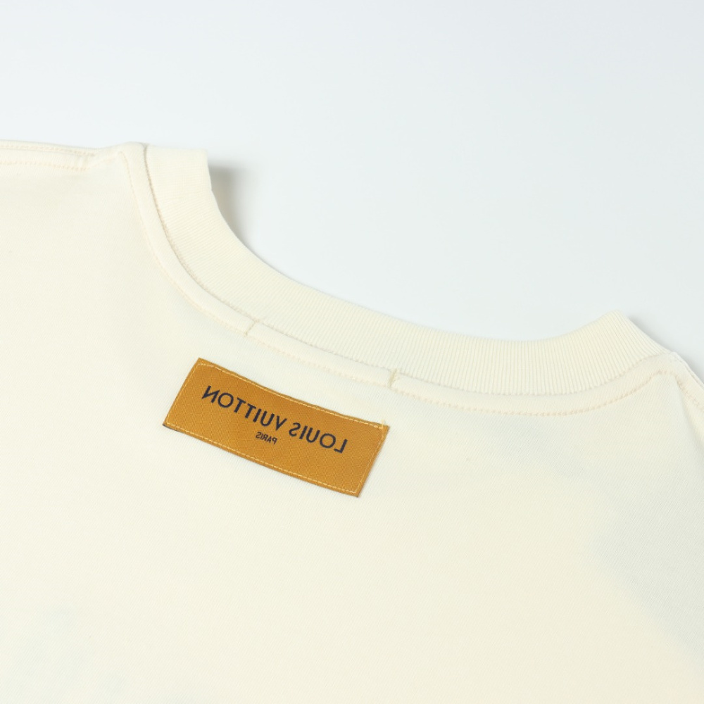 高仿LV*1AFR0019小藍花刺繡字母短袖米黃色