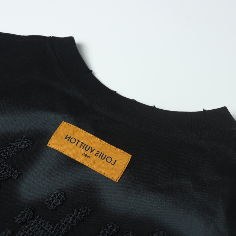 高仿LV*SS24系列1AFR0014手繪刺繡短袖黑色