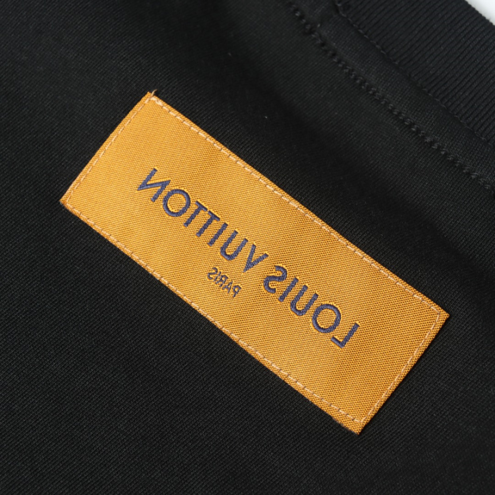 高仿LV*1AFR0026彩色項鏈LOGOT恤黑色