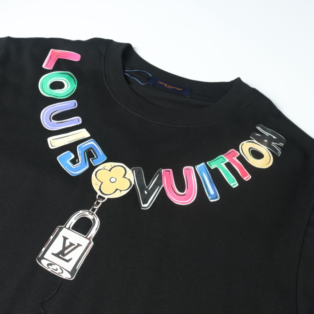 高仿LV*1AFR0026彩色項鏈LOGOT恤黑色