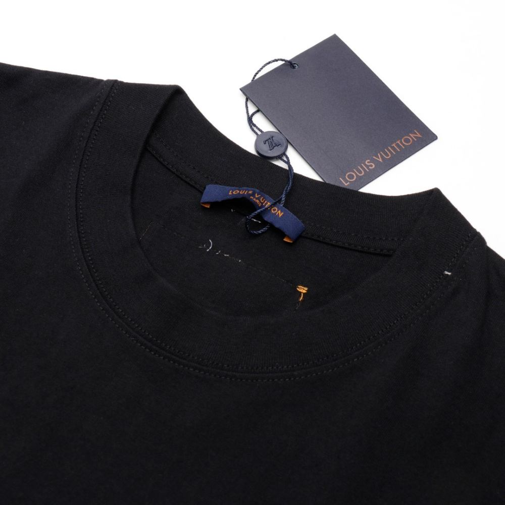 高仿LV*SS24系列1AFR0022素描字面短袖黑色