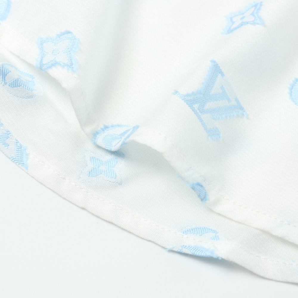 高仿LV*SS23系列1ABJS4滿印LOGO短袖襯衫白色