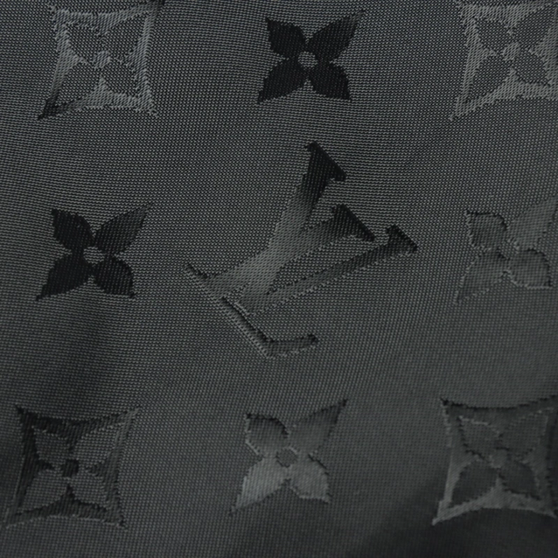高仿LV*1AFR0033滿印提花衝鋒衣黑色