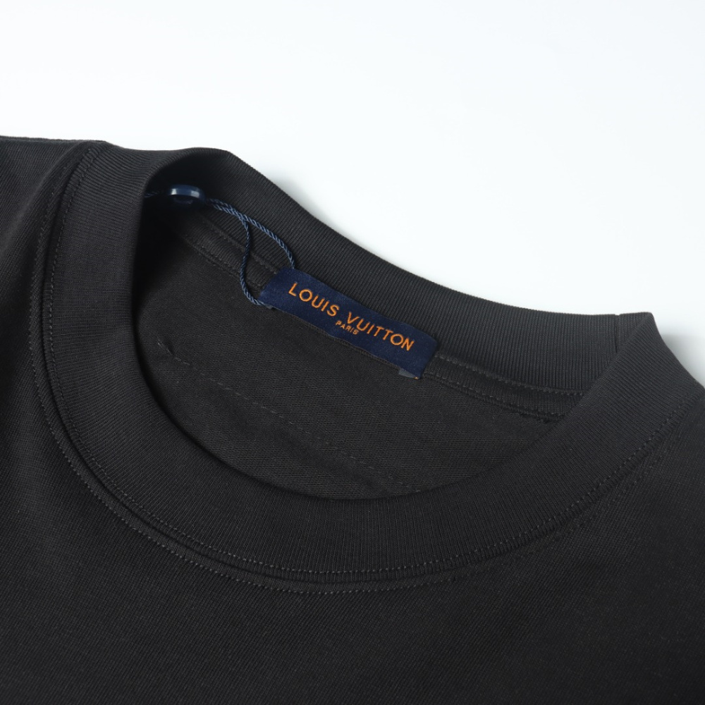 高仿LV*1854系列1AFR0044休閒短袖T恤黑色