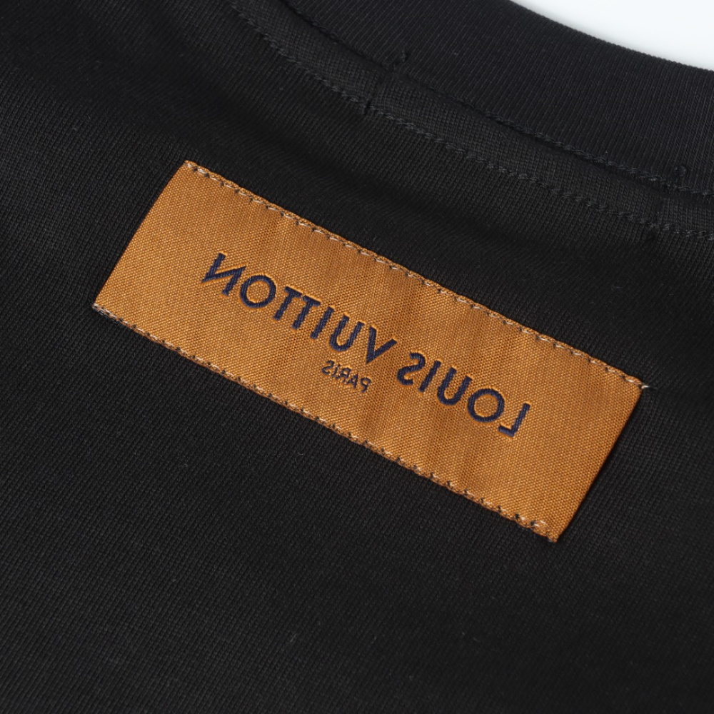 高仿LV*1854系列1AFR0044休閒短袖T恤黑色