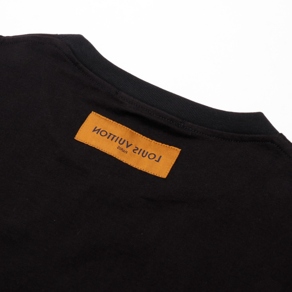 高仿LV*SS22系列1A8GV6多結構LOGOT恤黑色