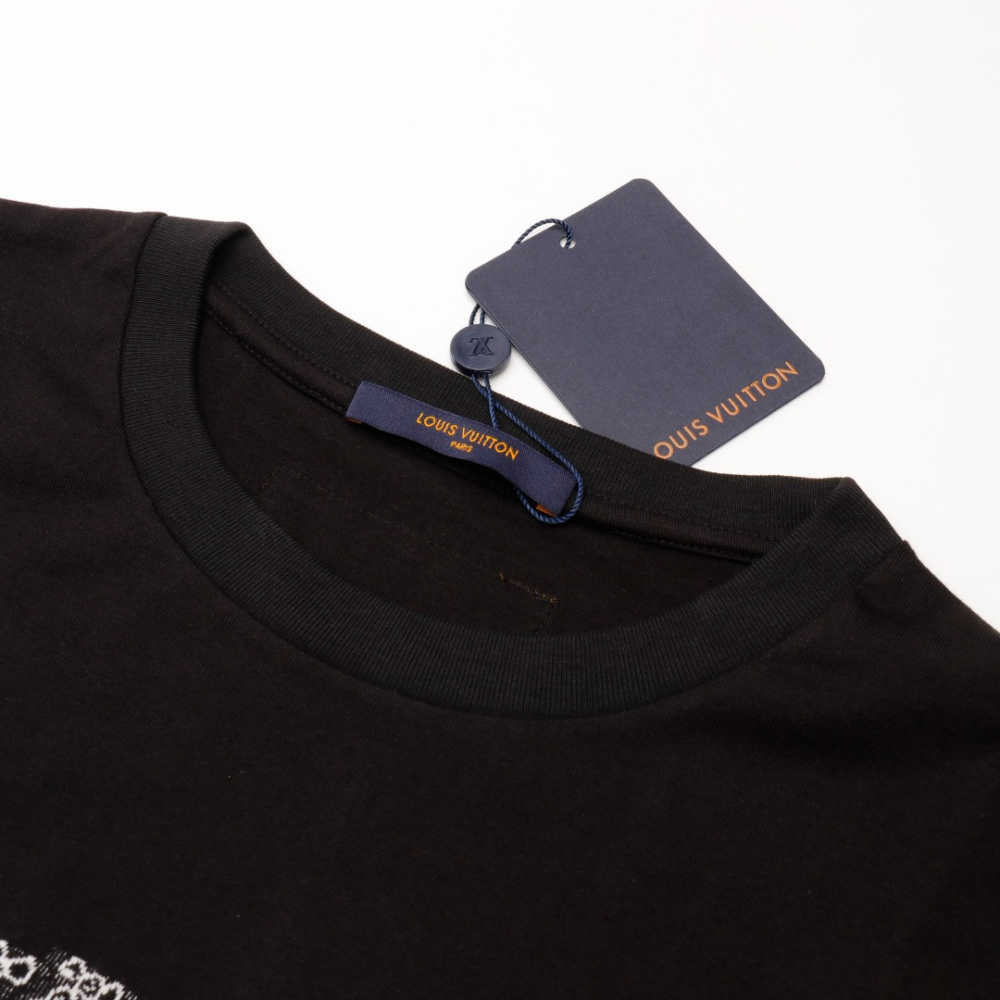 高仿LV*SS22系列1A8GV6多結構LOGOT恤黑色