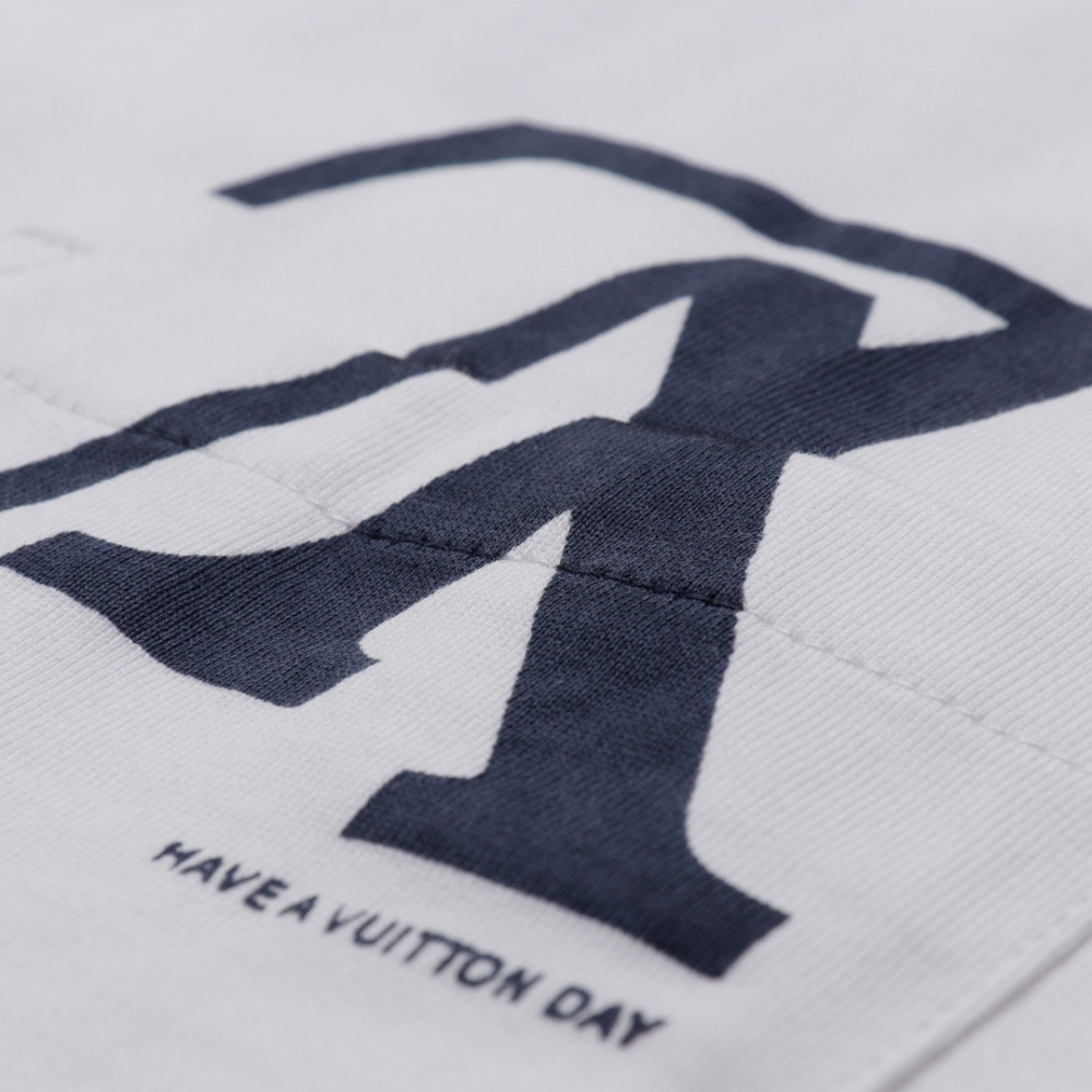 高仿LV*1AFR0057倒立字母印花短袖T恤白色