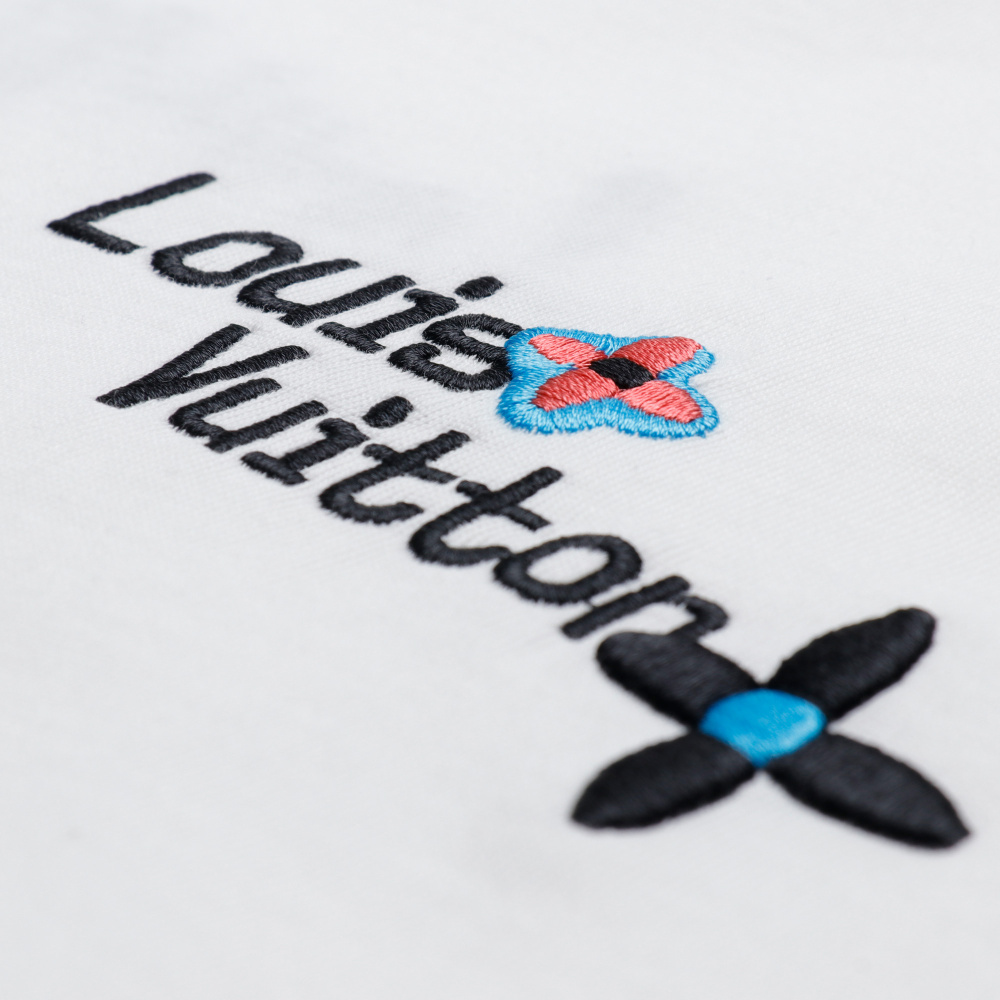 高仿LV*1AFR0059花朵字母刺繡短袖T恤白色