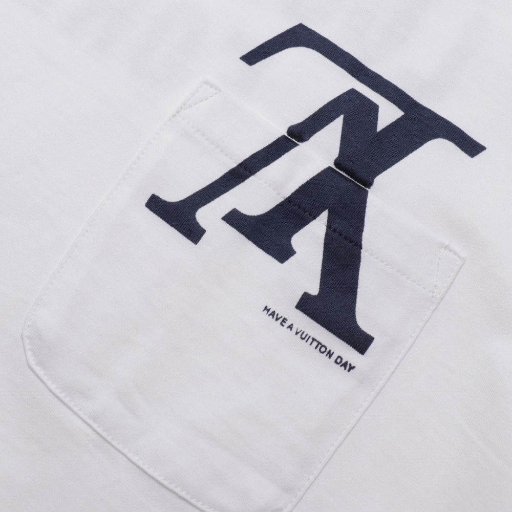 高仿LV*1AFR0057倒立字母印花短袖T恤白色