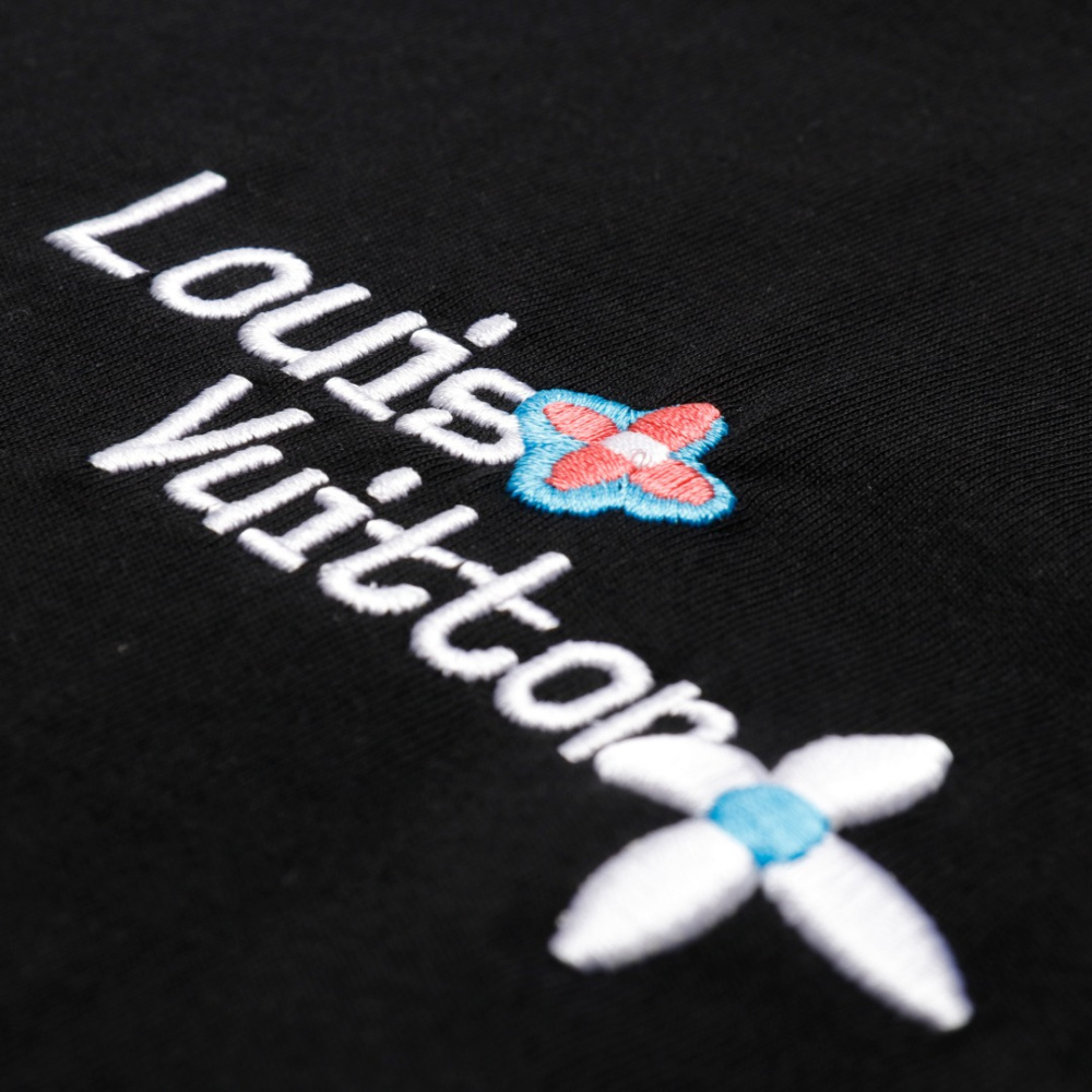 高仿LV*1AFR0059花朵字母刺繡短袖T恤黑色