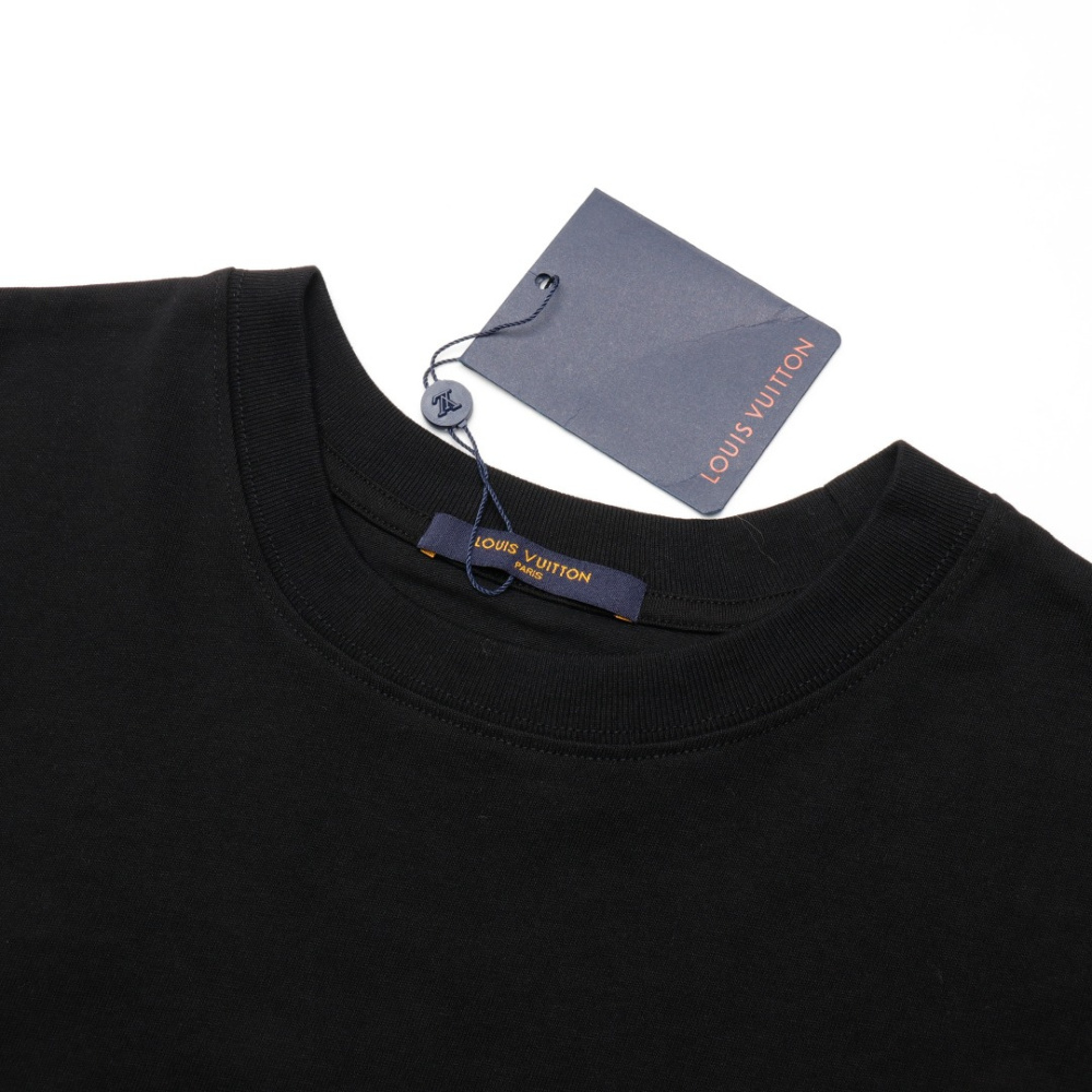 高仿LV*1AFR0059花朵字母刺繡短袖T恤黑色