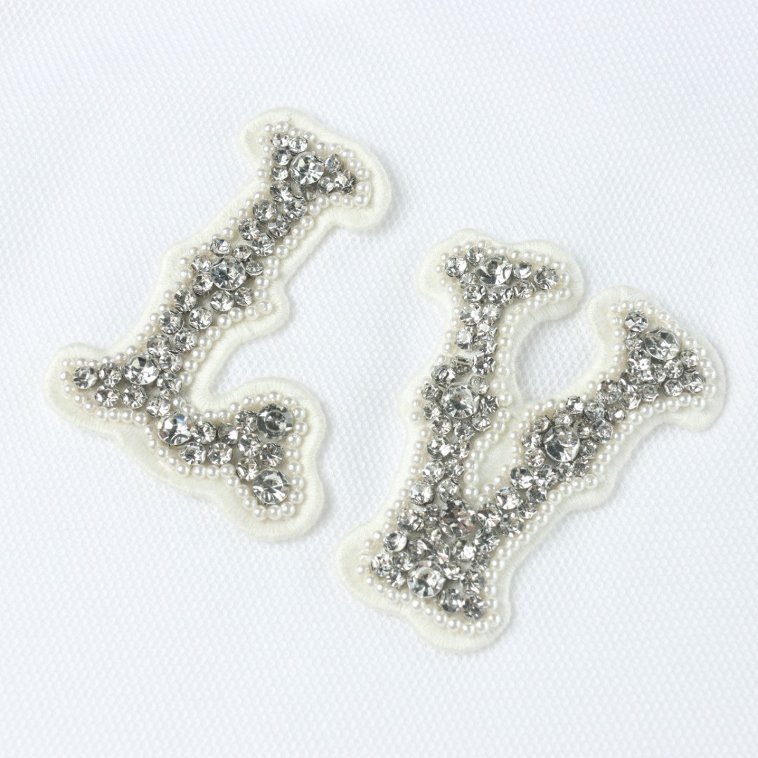 高仿LV*1AFR0069刺繡貼飾POLO衫白色