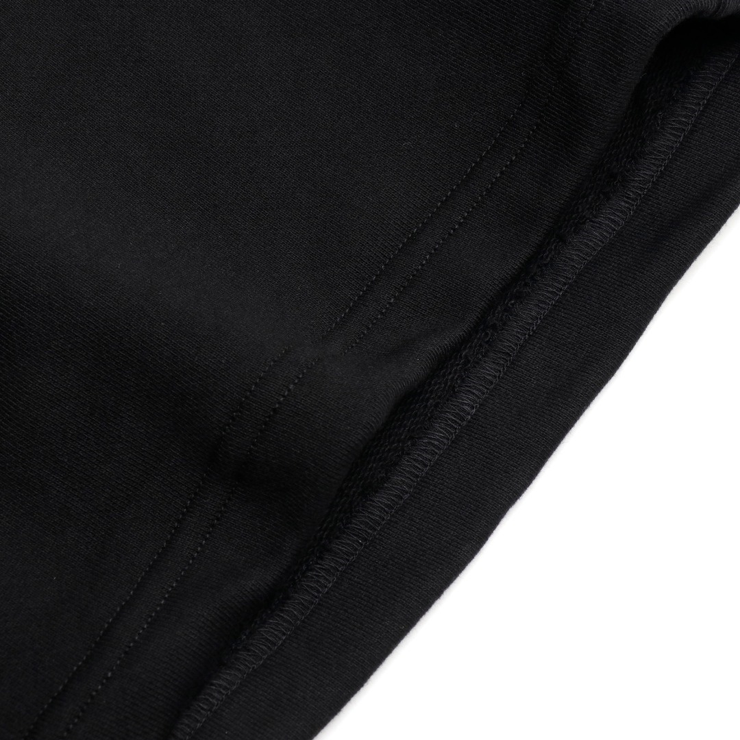 高仿Balenciaga*FW24系列794784反光標誌休閒短褲