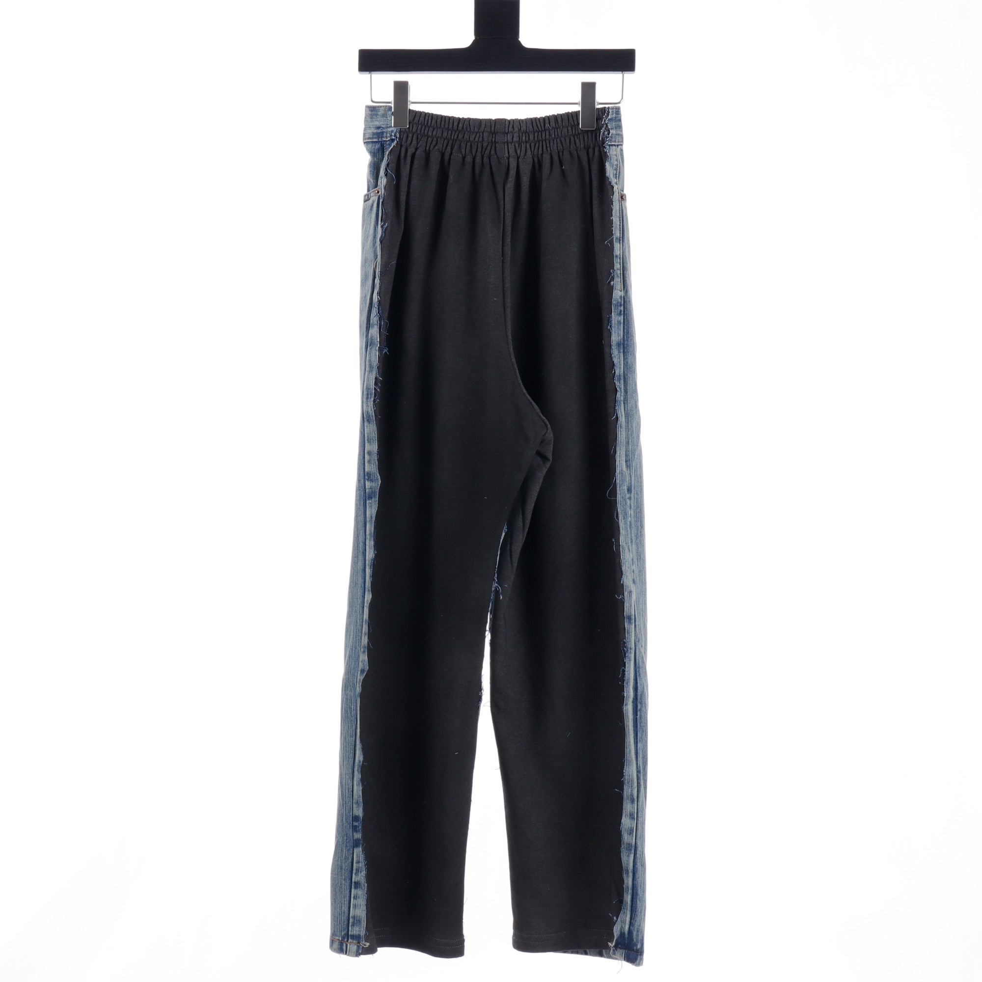 高仿Balenciaga*SS24系列783697塗層字面牛仔褲
