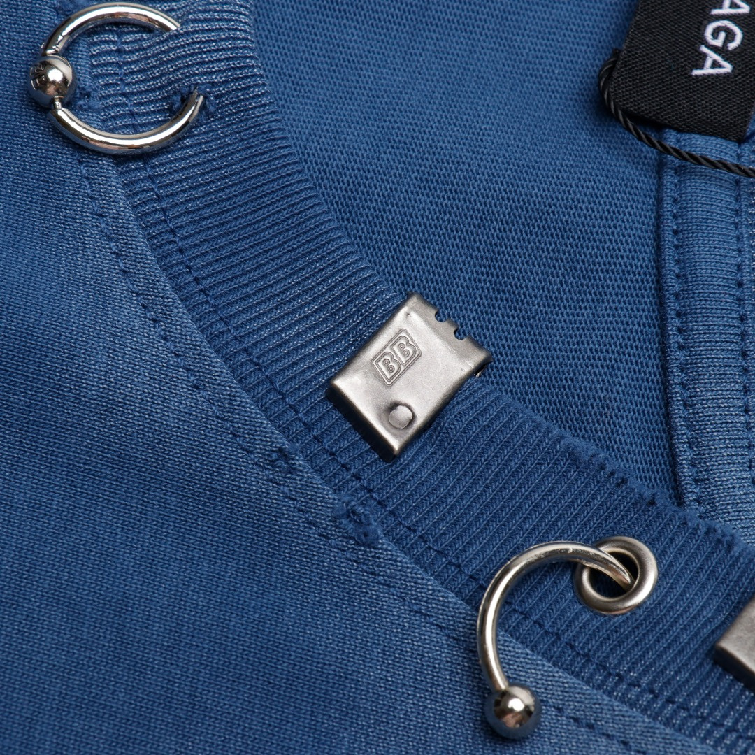 高仿Balenciaga*SS23系列761460鉚釘穿刺短袖藏藍色
