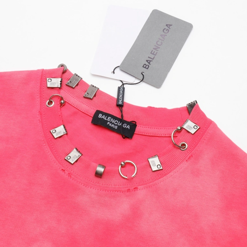 高仿Balenciaga*SS23系列761460鉚釘穿刺短袖粉色