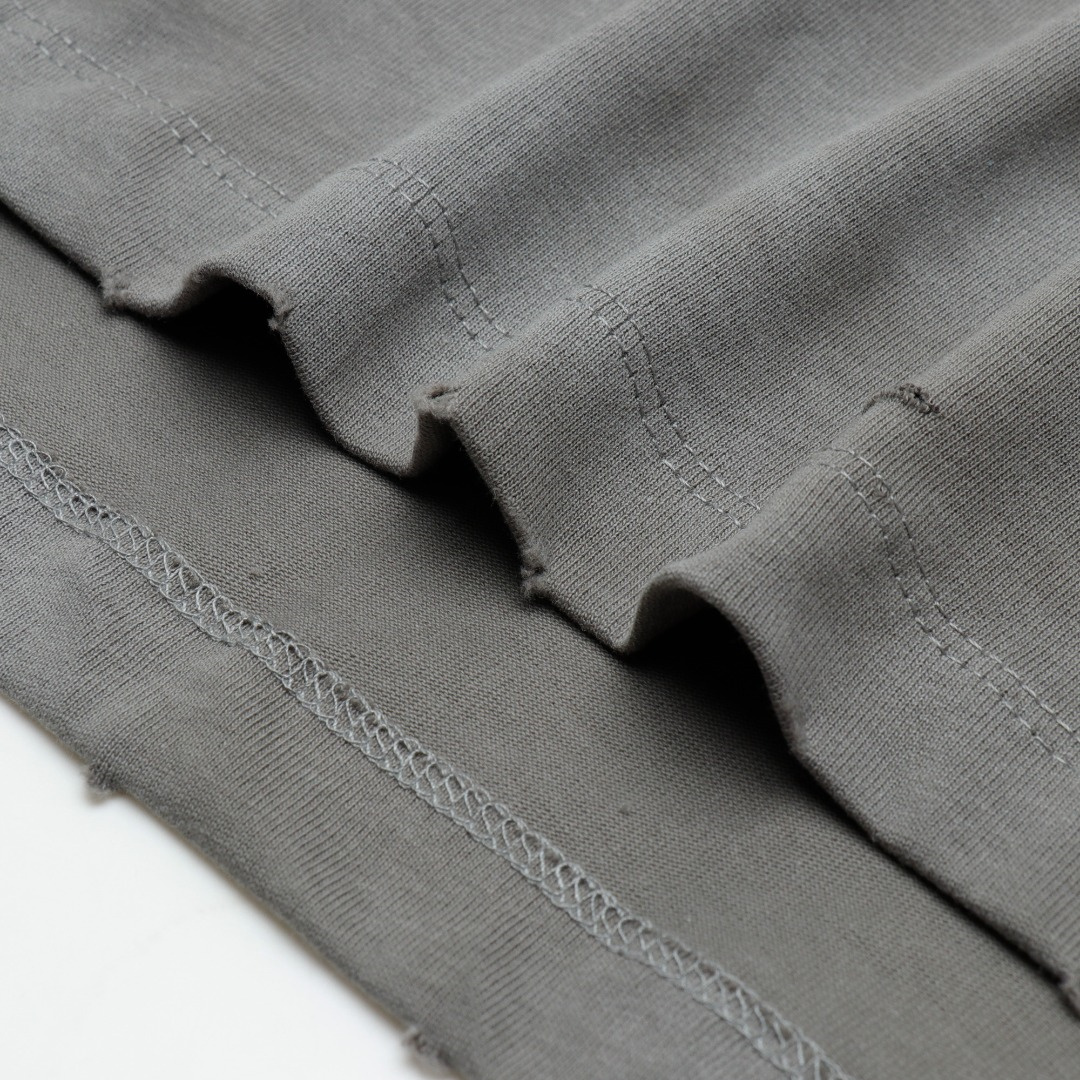 高仿Balenciaga*SS23系列761460鉚釘穿刺短袖灰色