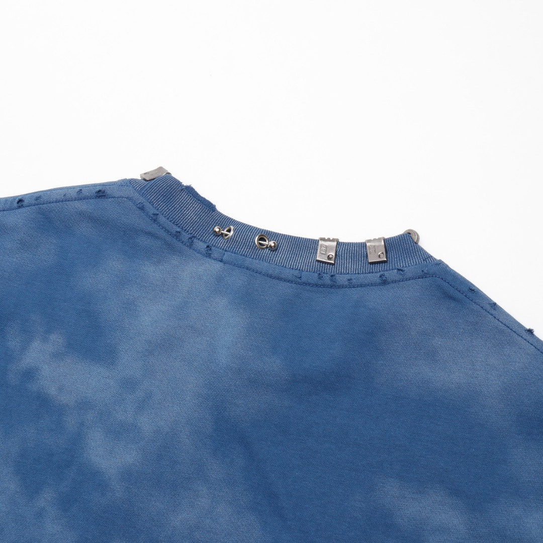 高仿Balenciaga*SS23系列761460鉚釘穿刺短袖藏藍色